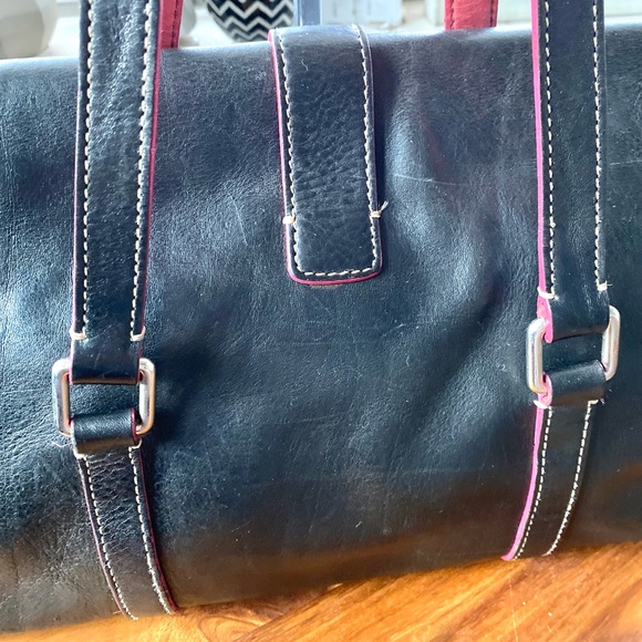 Vintage Dooney & Burke HEART Buckle Black Leather Shoulder Bag - Picture 5 of 13